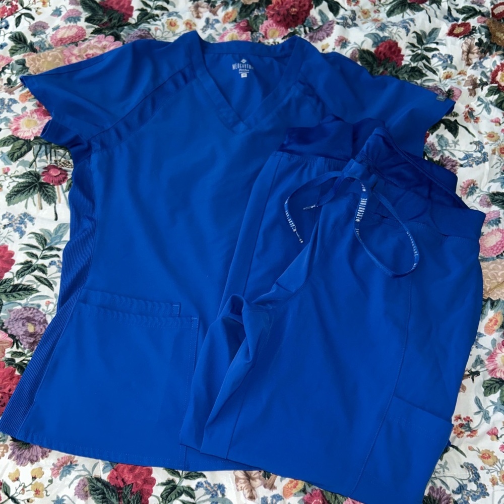 Med Couture Peaches Royal Blue Scrub Top and Pants Set - Picture 14 of 14